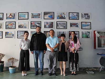 俄羅斯客戶前來參觀300kw中頻加熱設備